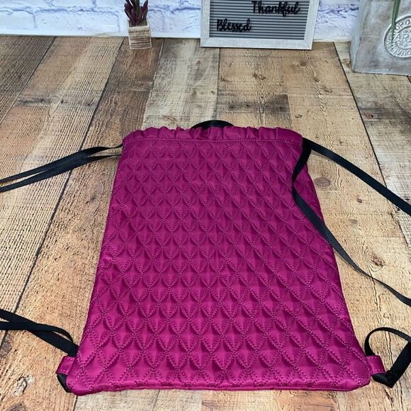 Fabletics raspberry GWP drawstring cinch backpack - Picture 8 of 12